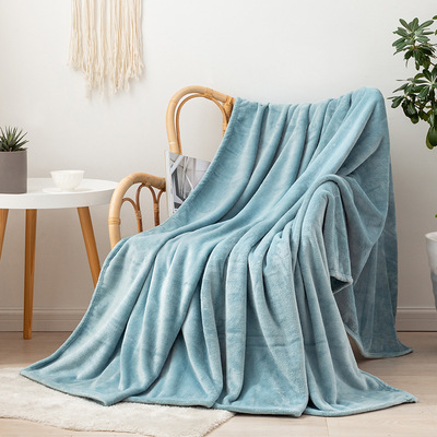 Solid color flannel nap blanket for warmth and comfort毯子