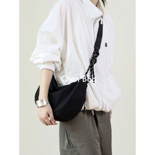 仟佰格饺子包女士斜挎包通勤百搭慵懒松弛感单肩包户外尼龙挎包潮