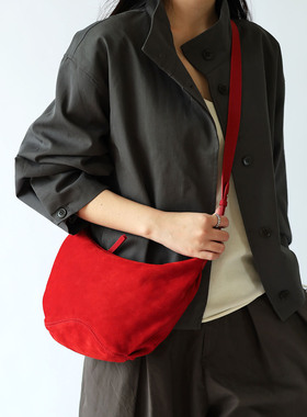 仟佰格麂皮斜挎饺子包磨砂牛皮韩系手拎百搭单肩包通勤高级腋下包