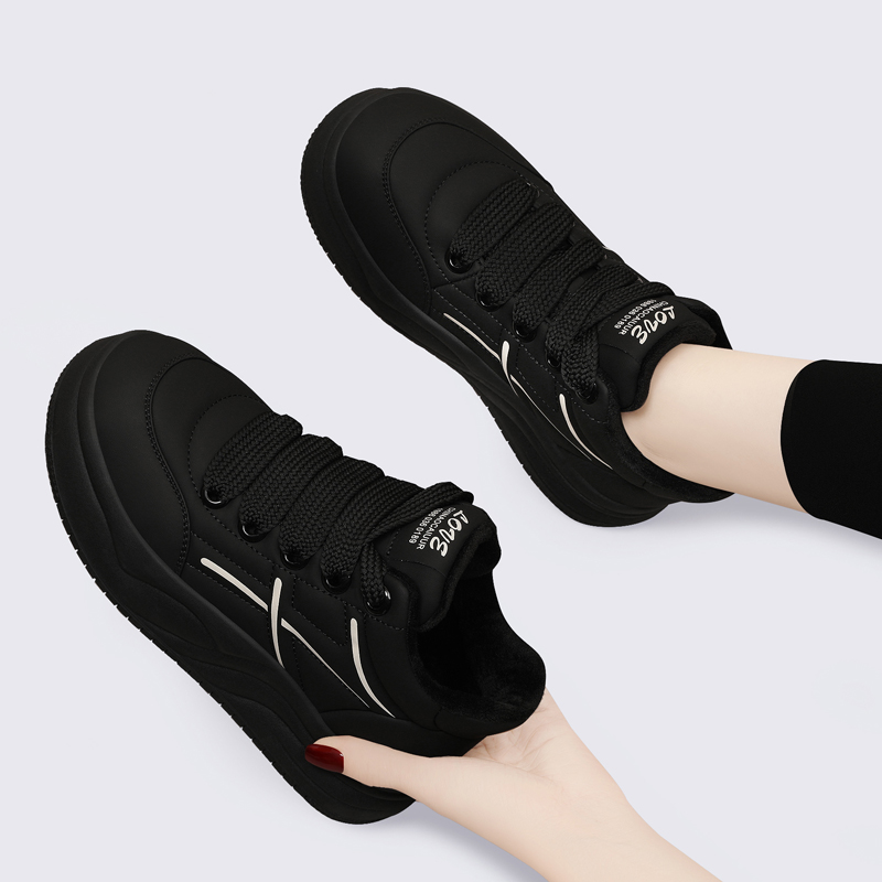 黑色休闲运动鞋女款2025