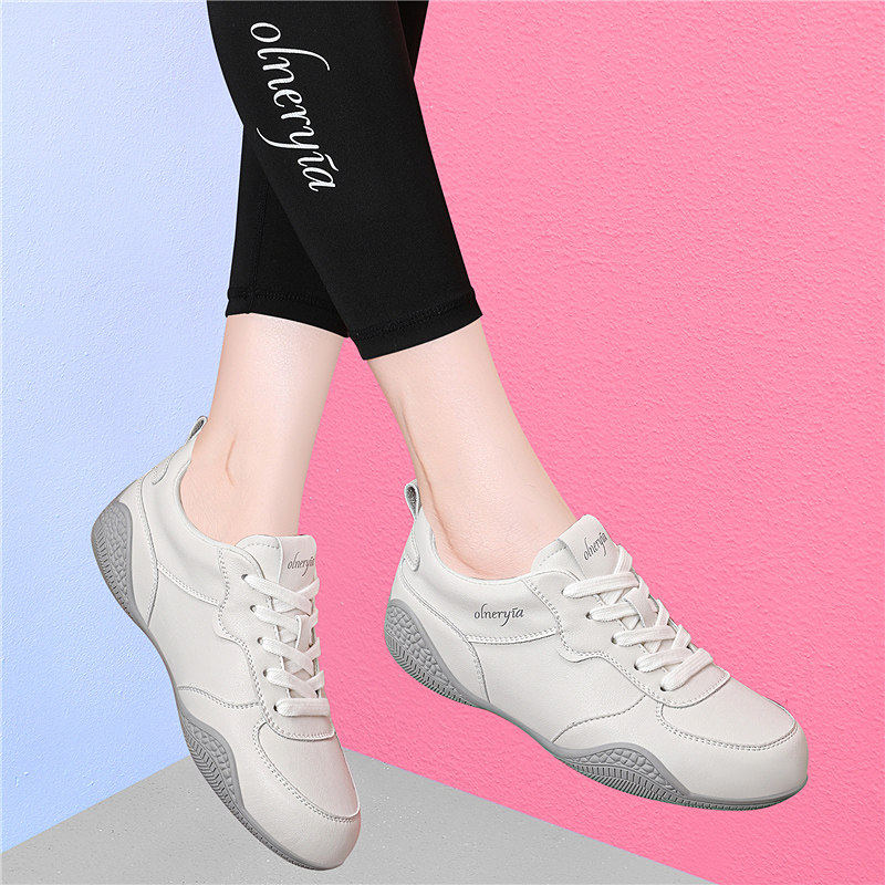 品牌小白鞋女2026新款春秋平底软底不累脚运动休闲小皮鞋板鞋百搭