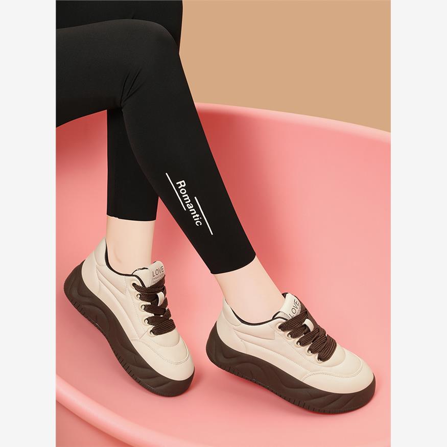 真皮软底面包鞋女2025年