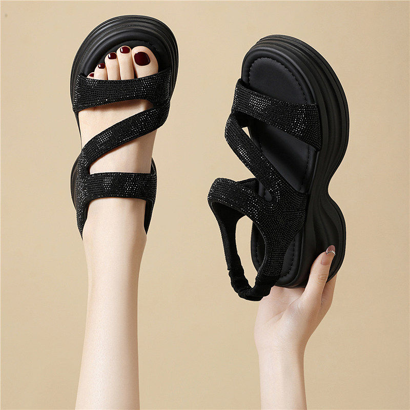 厚底运动凉鞋女款2026新款夏季外穿时尚高级感黑色松糕女士沙滩鞋