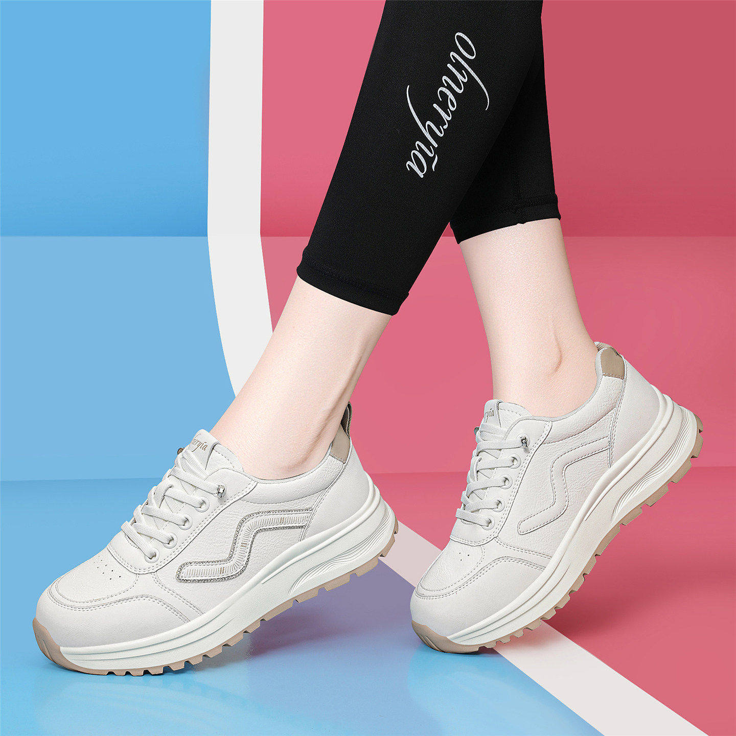 一脚蹬小白鞋女款春季2026新款女士春款女鞋轻便平底软底休闲板鞋