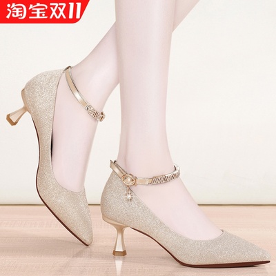 配旗袍的高跟鞋软皮鞋子