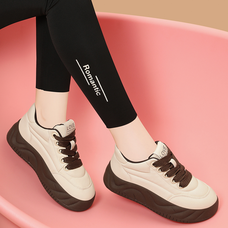 真皮厚底运动板鞋女2025
