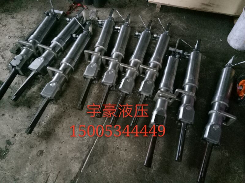 岩石静太爆破液压岩石柱塞式劈裂棒大型劈裂机岩石分裂棒开石机