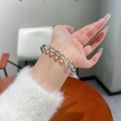 原创天然绿幽灵水晶女手