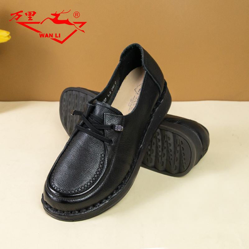 万里休闲单鞋复古真皮坡跟