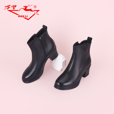 万里冬季新款女鞋百搭粗跟短筒靴时尚高跟鞋侧拉链棉鞋HHT676