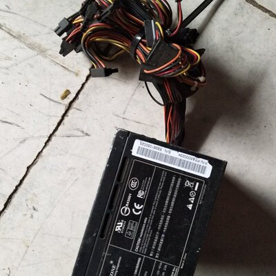 议价原装台式静音电源。SST-ST50F 额定500瓦。