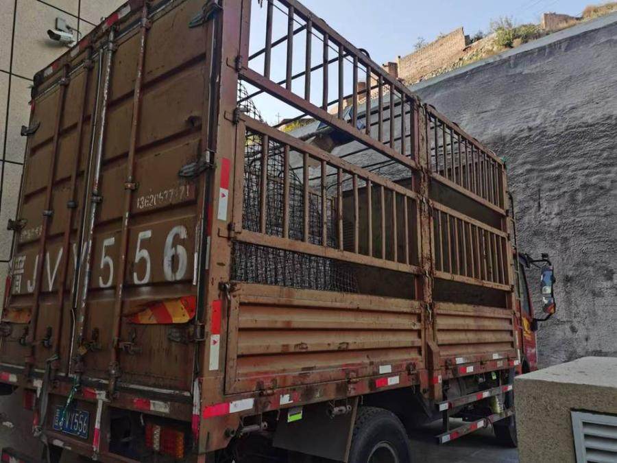 12月30日吕梁一辆豪沃牌轻型仓栅式货车网络拍卖公告