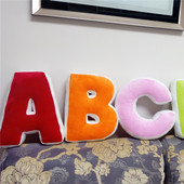 毛绒字母抱枕沙发床头靠垫腰拼音教具幼儿园星座生日礼物商场装 修