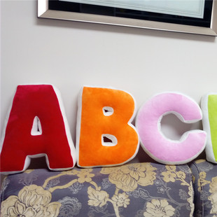 毛绒字母抱枕沙发床头靠垫腰拼音教具幼儿园星座生日礼物商场装 修