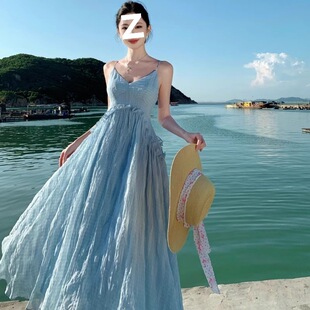 2025新款 海边度假高级感收腰长裙 蓝色气质吊带连衣裙子女夏季 法式