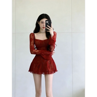 法式千金风气质方领蕾丝连衣裙女2026春季新款性感掐腰纯色短裙子