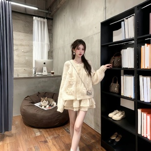 法式 女秋冬奶呼呼软糯裙子两件套25秋冬 重工白色手绣花朵针织开衫