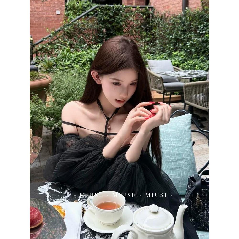 挂脖连衣裙女高级感轻奢名媛