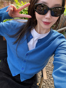 橙子太太女装 内搭针织衫经典圆领款显白蓝色羊毛开衫短款女多色