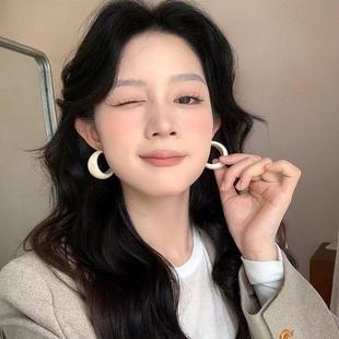 法式 夸张独特树脂亚克力耳圈复古高级感耳饰ins 轻奢C型耳环女个性