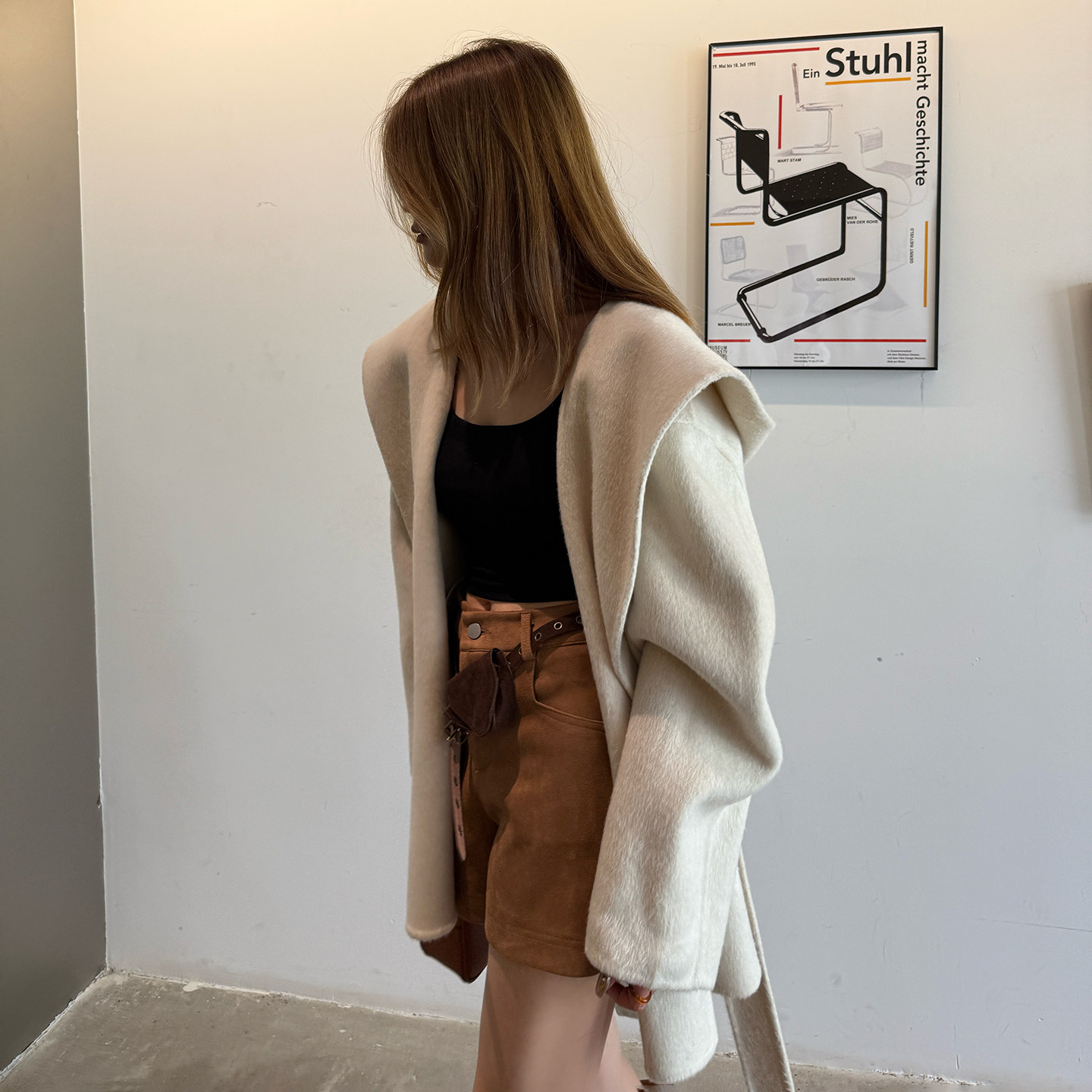 连帽系带双面羊绒短款保暖大衣女