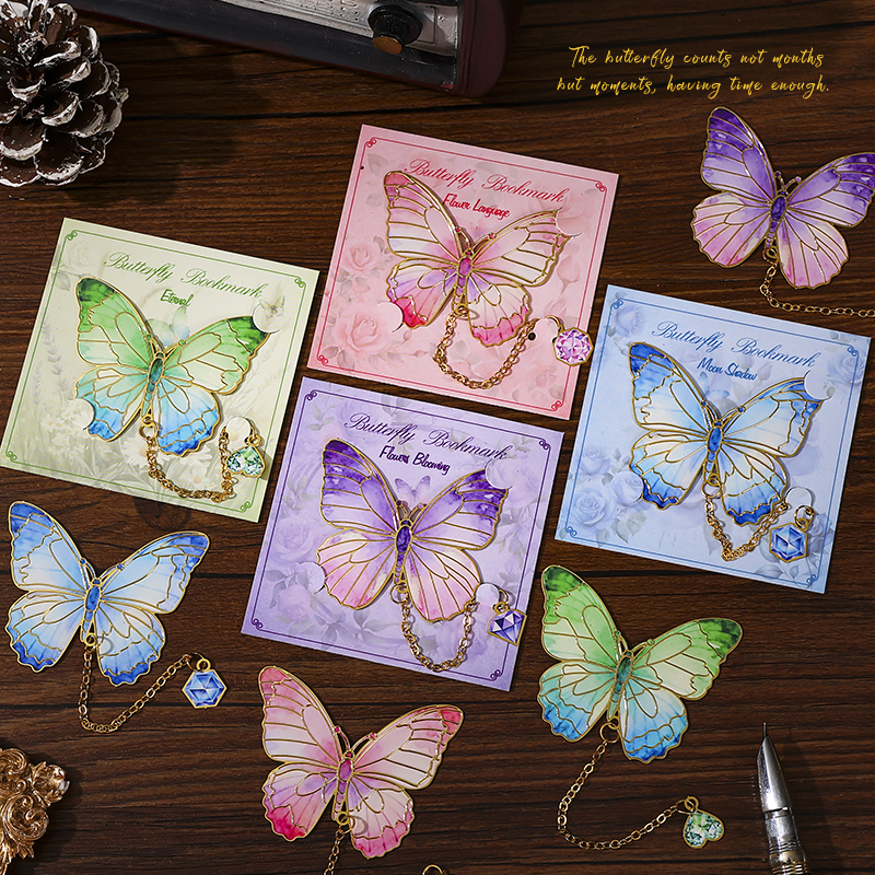 复古立体感蝴蝶金属镂空书签