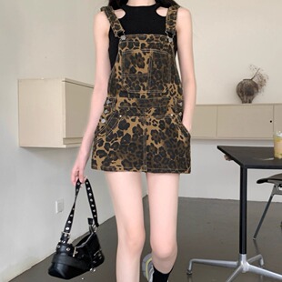 辣妹性感豹纹背带裤牛仔短裤女夏2025新款假两件吊带A字裙背带裙