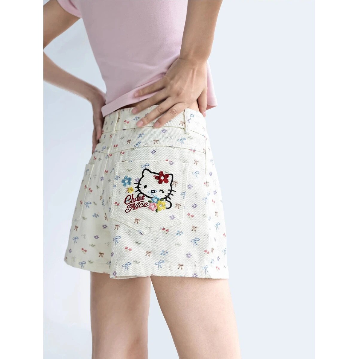 刺绣kitty猫白色牛仔短裤女夏季