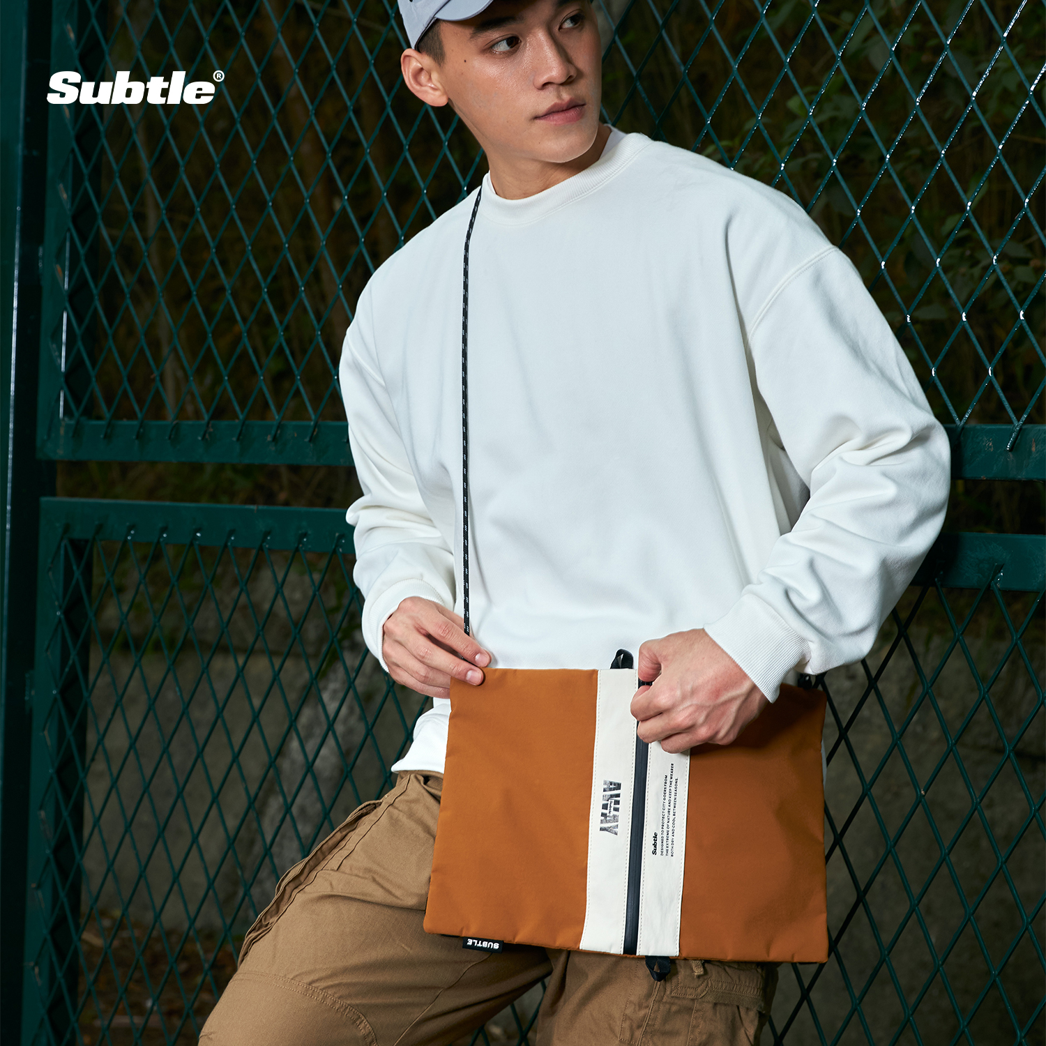 SUBTLE斜挎包女抽绳新款百搭防水