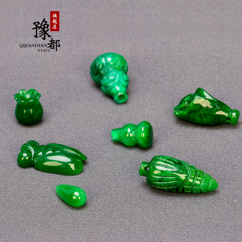 祖母绿配饰项链挂坠红绳翡翠干青