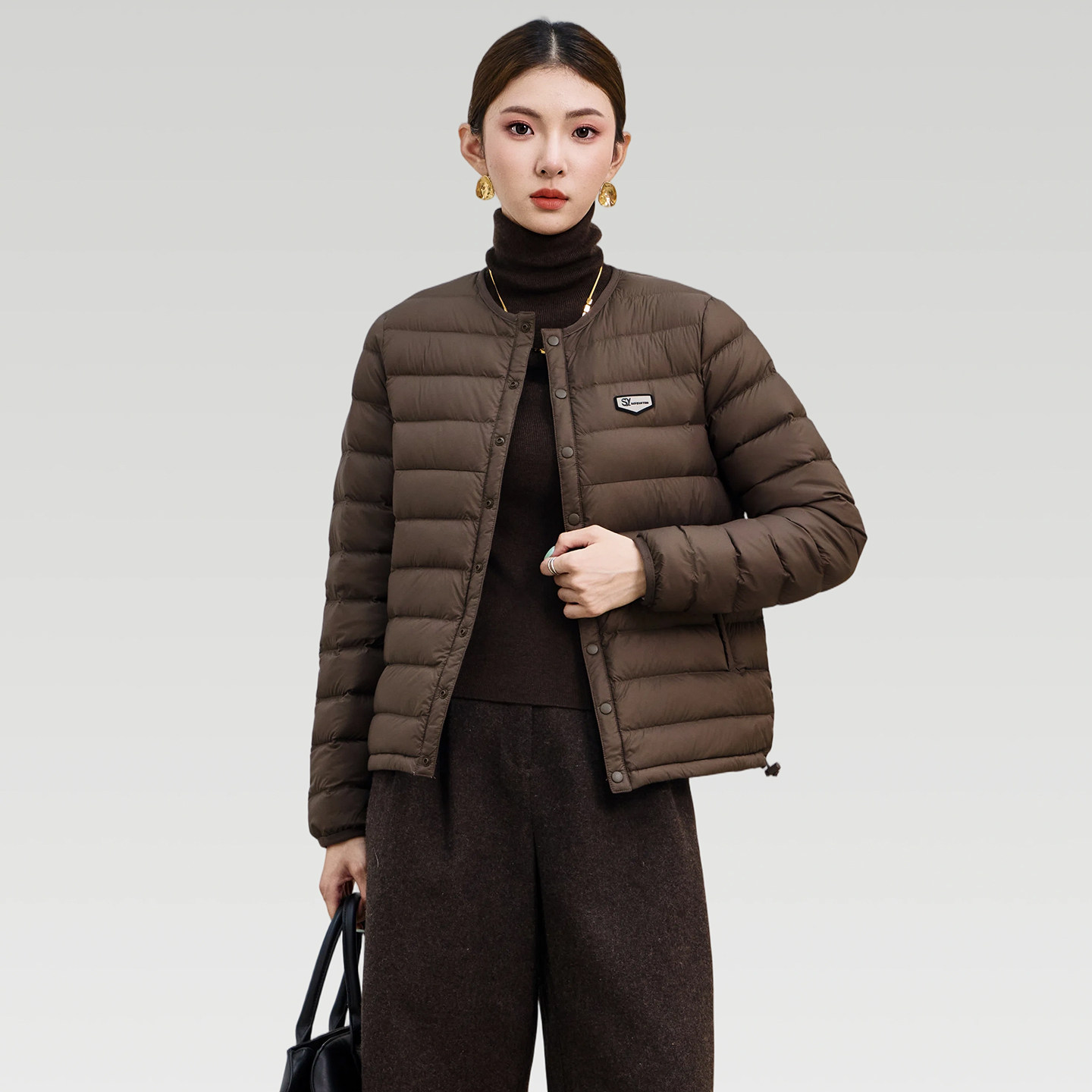 共青城2026新三千营轻薄95白鸭绒羽绒服女短款圆领修身显瘦排骨服