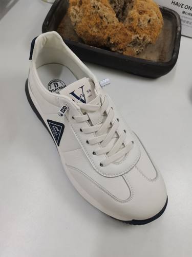 德赛帝伦2025新款真皮透气阿甘鞋小白鞋男单鞋运费休闲百大正品