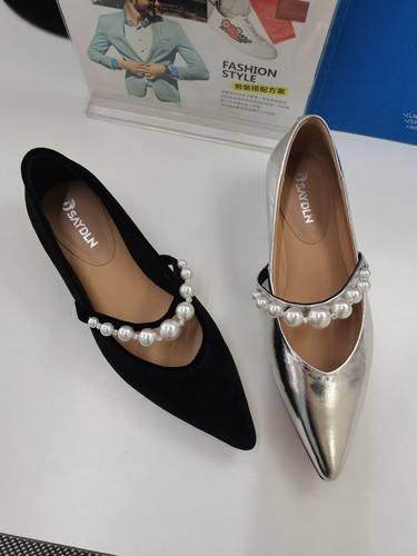 德赛帝伦低跟欧货潮单鞋真皮欧洲站串珠女鞋浅口珍珠法式女单鞋