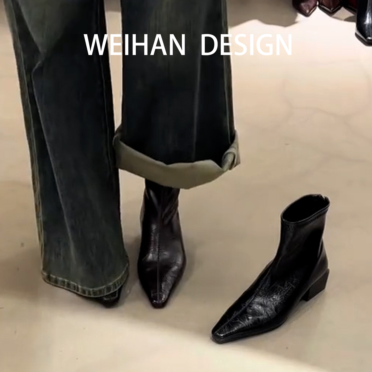 复古尖头粗跟短靴女高级感弹力瘦