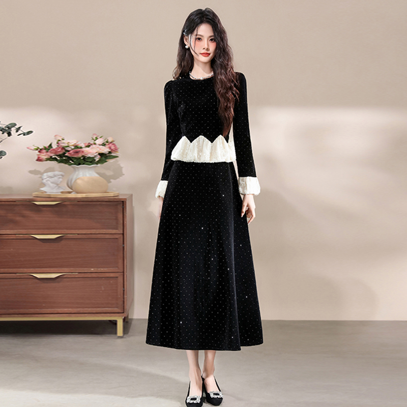 2025秋冬新款圆领长袖丝绒连衣裙