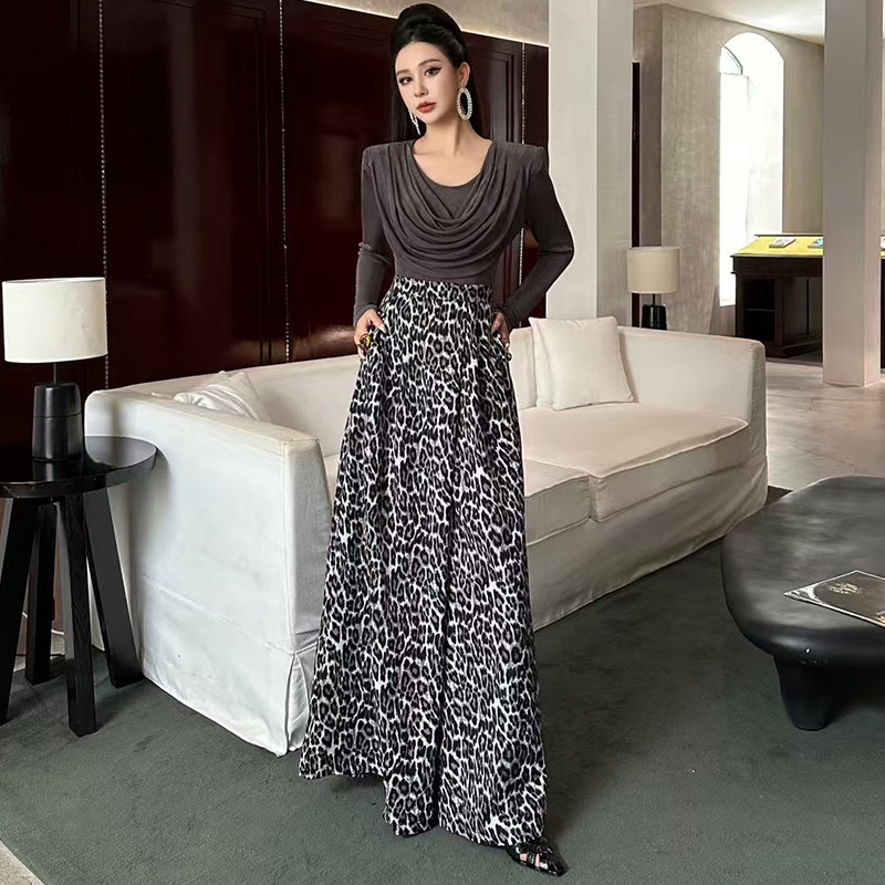显瘦性感紧身高弹力上衣豹纹印花高腰垂坠感阔腿长裤开春穿搭套装