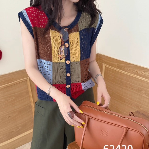 彩色方格镂空圆领针织马甲背心女2025夏季新款设计感无袖开衫上衣