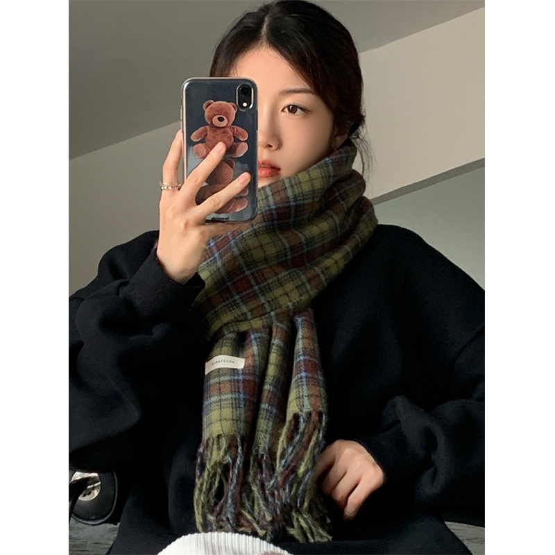 又软又好rua~显白绿格纹围巾