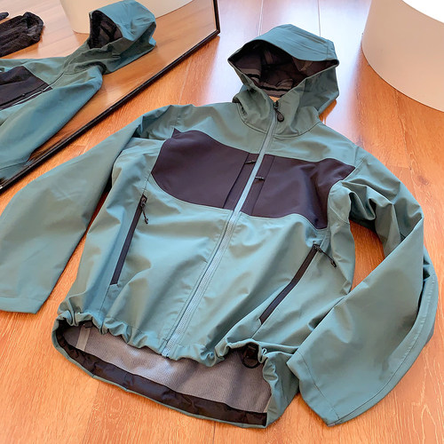 高端户外品牌压胶软壳衣立体裁剪加厚加绒冲锋衣防风防水男女外套