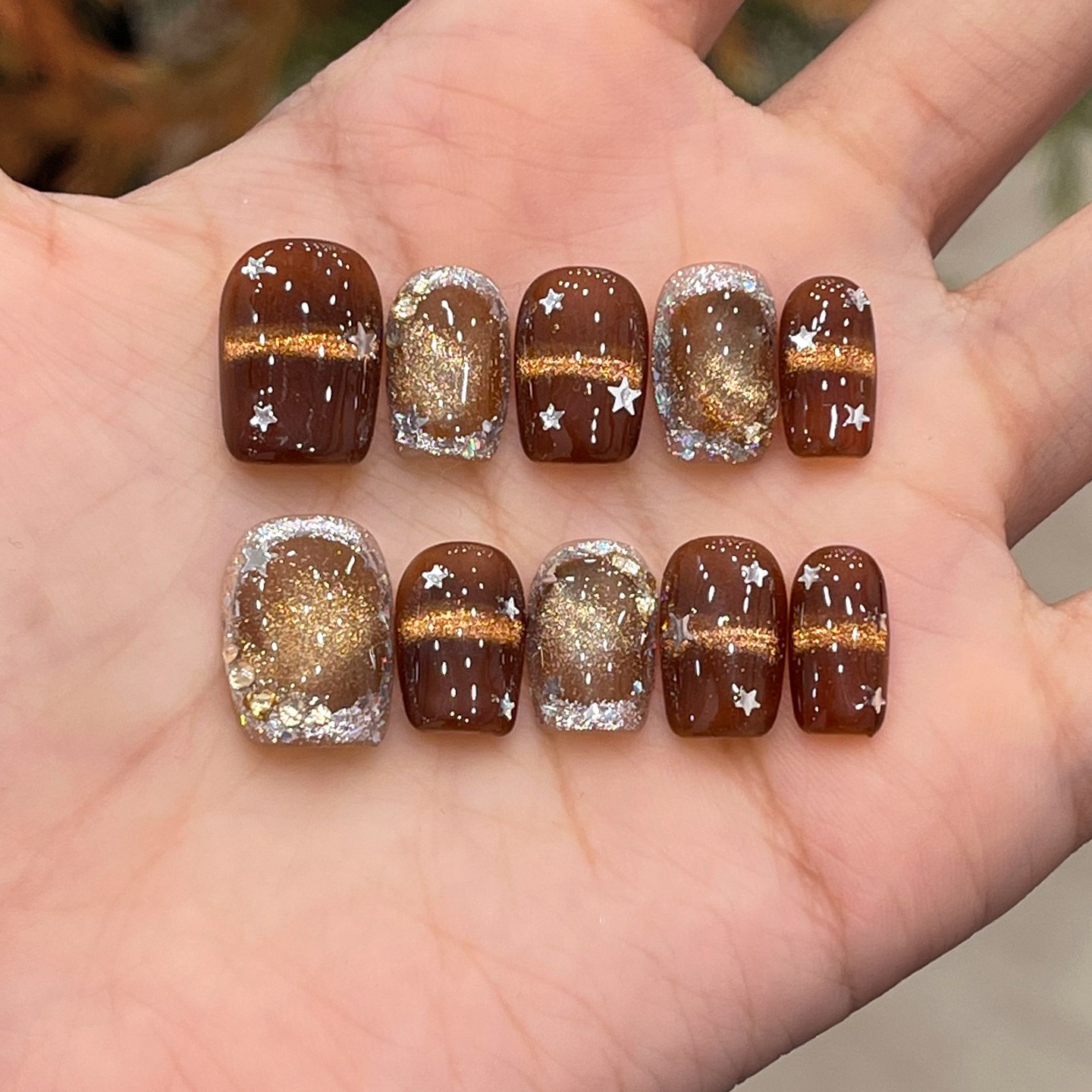 【焦糖咖啡】猫眼穿戴甲短款秋冬显白假指甲高级感纯手工穿戴美甲,彩妆/香水/美妆工具,穿戴甲/甲片,淘宝优惠券,粉丝福利购,淘宝优惠卷