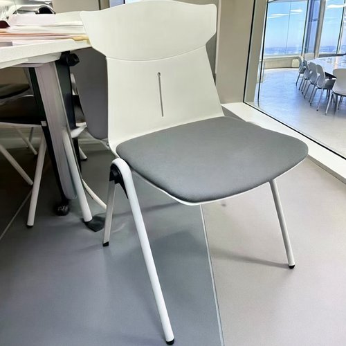 极简风四脚椅会议椅轻便学习椅