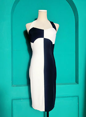 Space艺术感看展几何图案露背交叉挂脖连衣裙