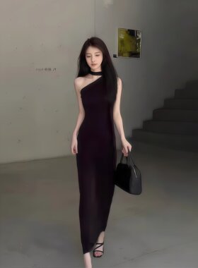 法式御姐风气质性感斜肩洋装女装夏季高级感修身显瘦黑色包臀裙