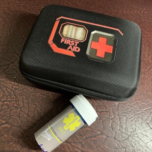 三角洲行动游戏同款战地医疗箱实物周边非洲之星曼德尔砖大红模型