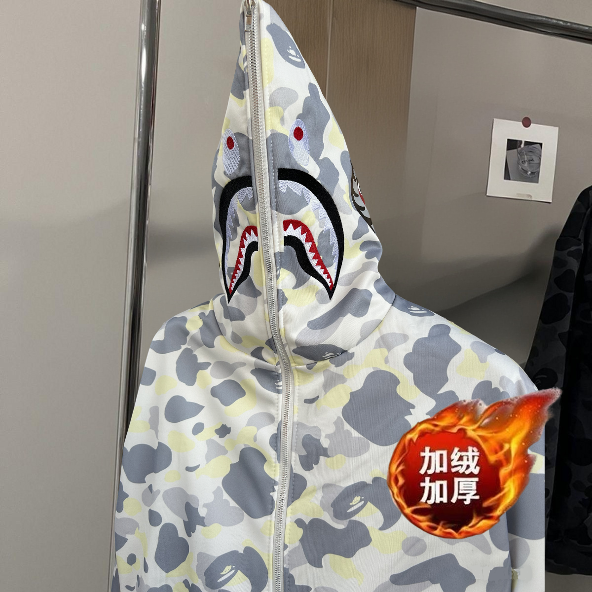 冬季加绒加厚刺绣白色单帽卫衣连帽高街鲨鱼外套男女学生情侣卫衣