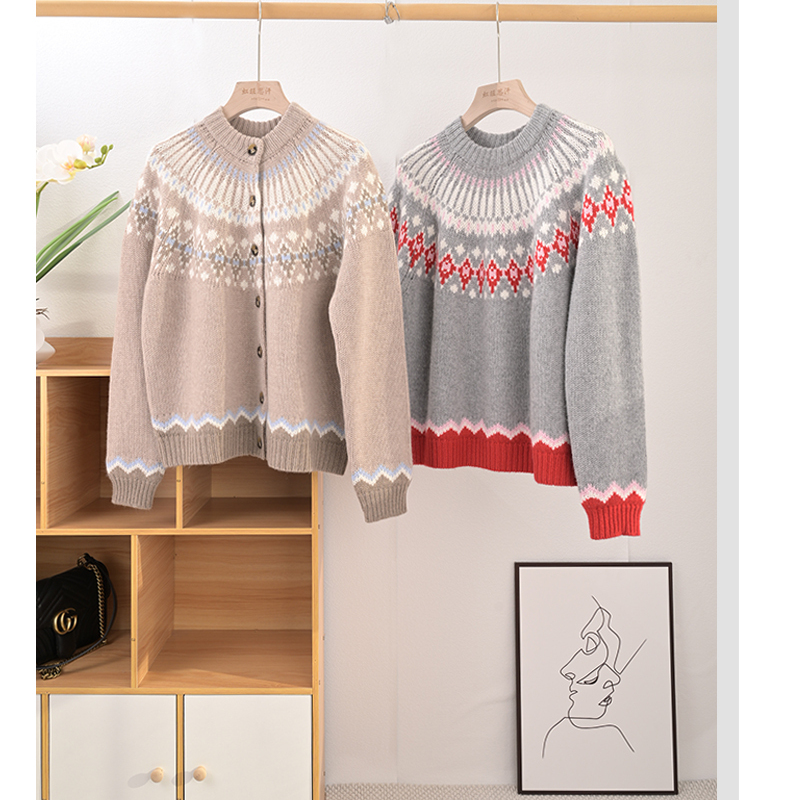 费尔岛风格雪花酥提花羊绒开衫