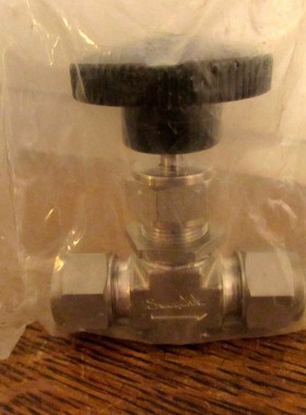 世伟洛克 316 不锈钢针阀 SS-1VS12 毫米 Whitey Nupro 5000PSI