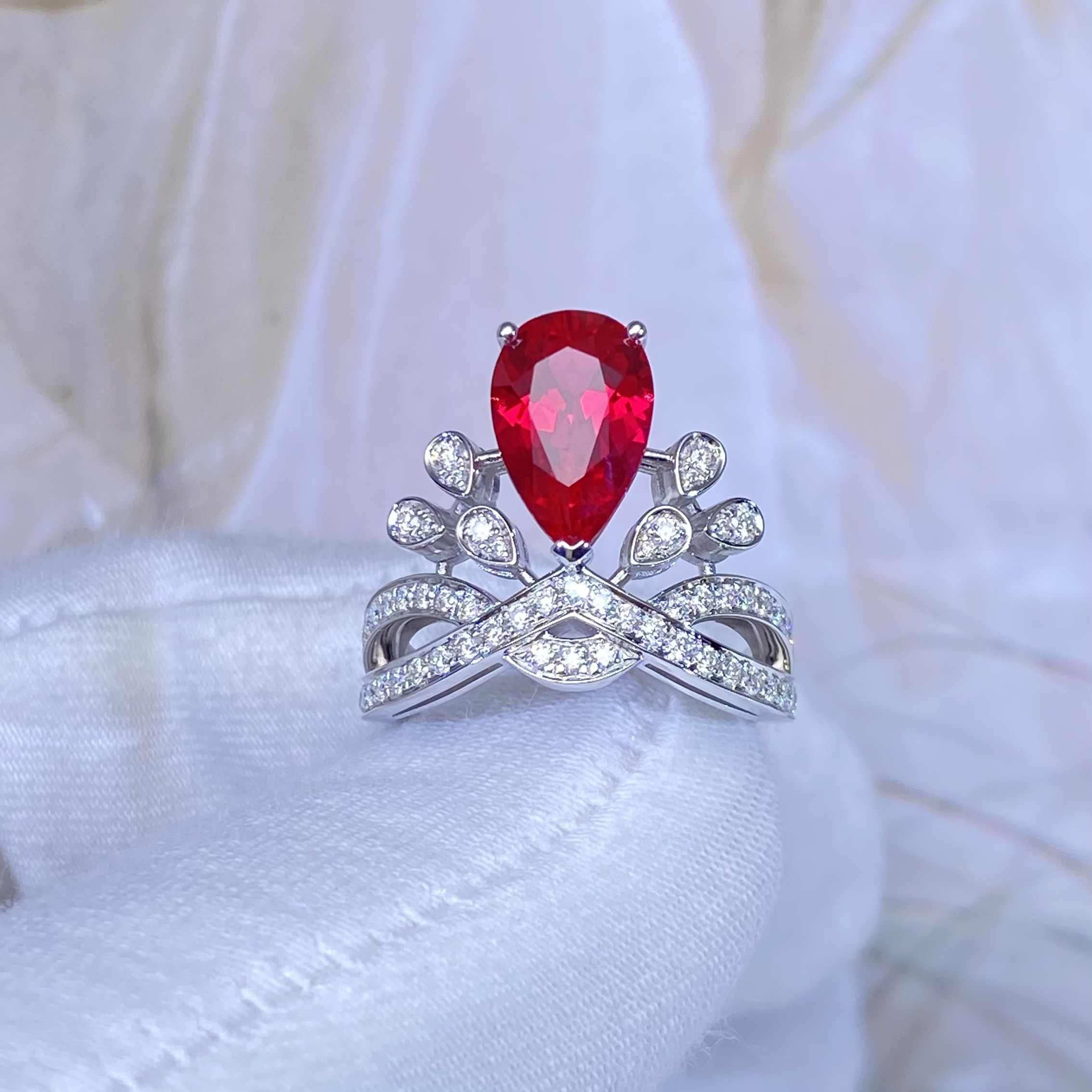 定制纯银戒指女款陆沉婚戒培育红宝石皇冠戒指订婚求婚对戒刻字礼