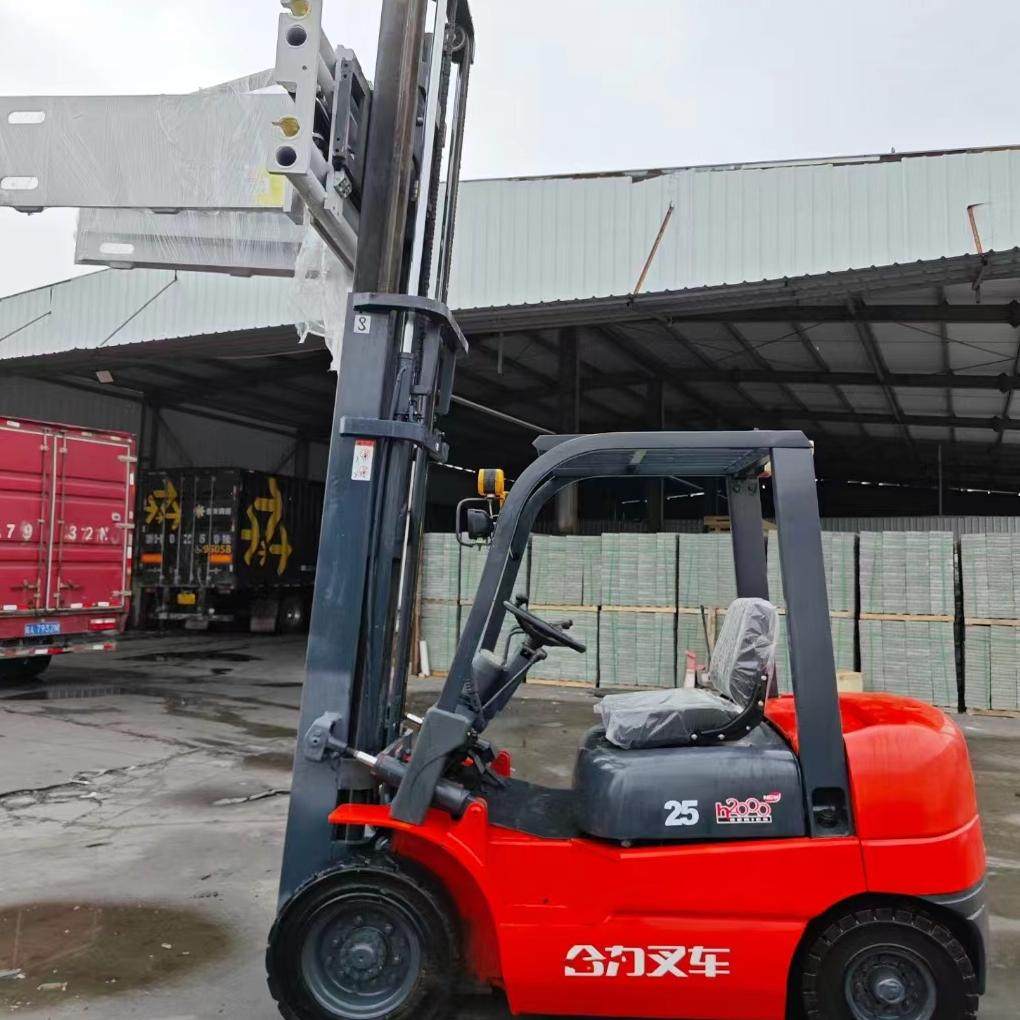 二手合力杭州柴油电瓶叉车1.5吨2吨3吨电动带柴油抱夹叉车圆抱夹图片