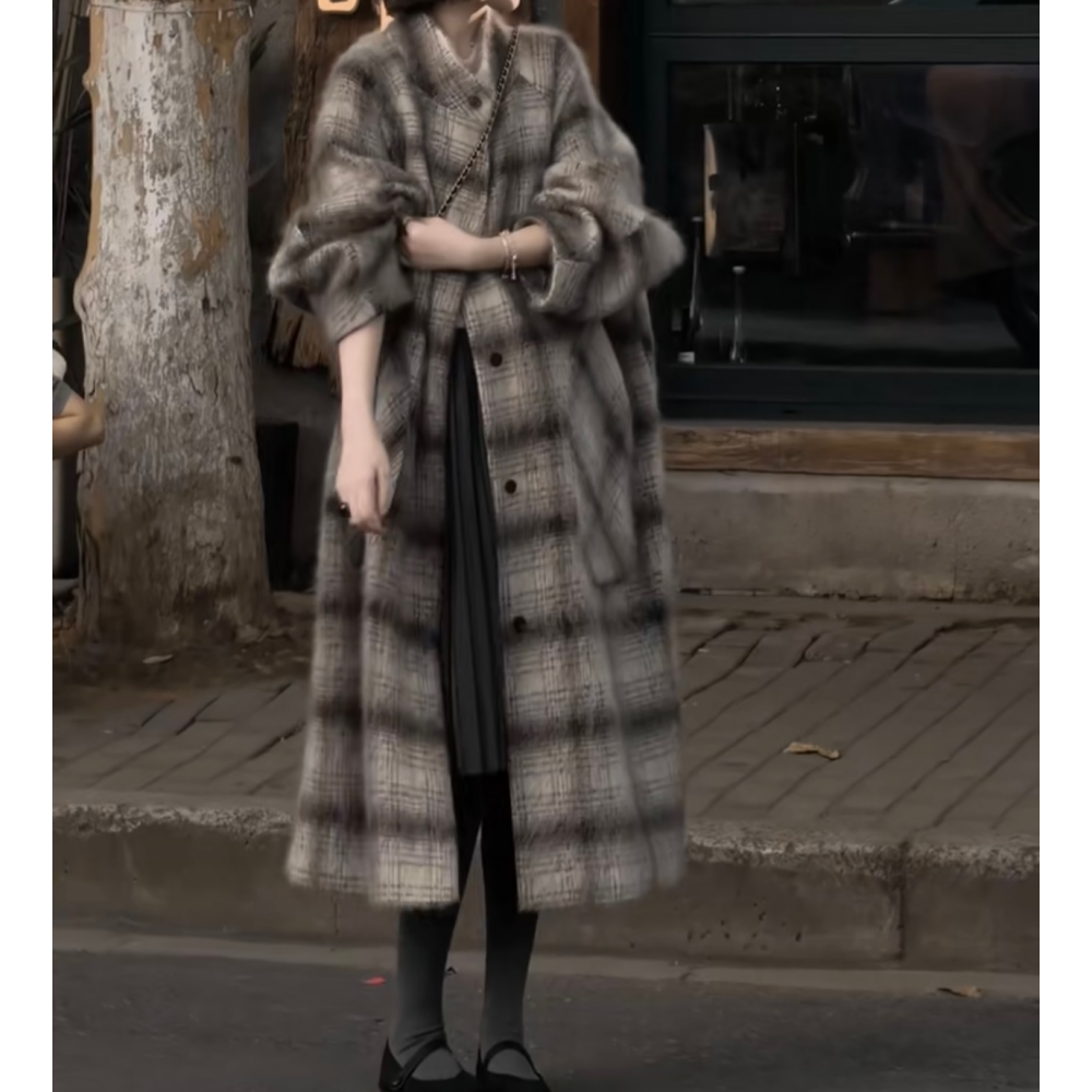 中长款毛绒黑色格纹直筒毛呢外套